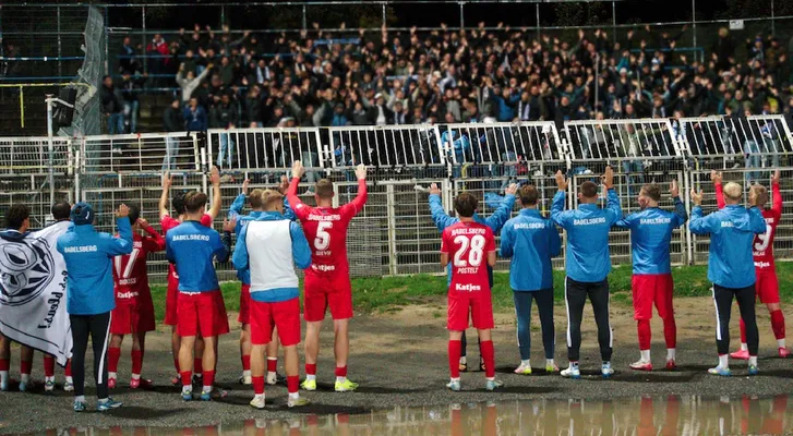 Knappes Duell beim Spitzenreiter