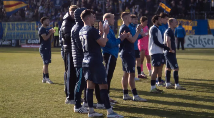 Knappe Niederlage gegen den Spitzenreiter