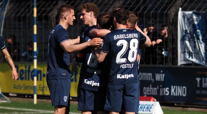 Nulldrei schlägt Zehlendorf souverän