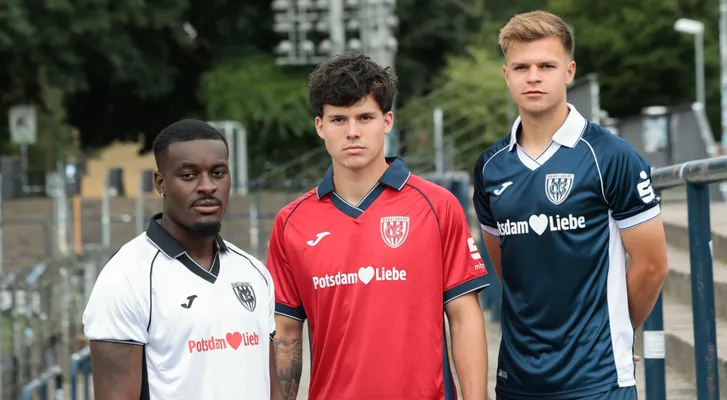Unsere neuen Trikots für die Saison 2026/27
