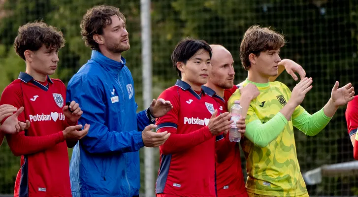 Nulldrei empfängt formstarken HFC