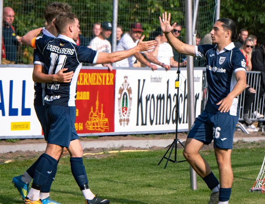 Nulldrei gewinnt in Hohenleipisch und steht im Viertelfinale